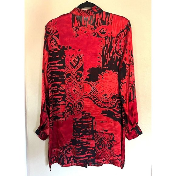 Chico's Design Sz 1 Red Black Floral Silk Top button Front Long Sleeve Split Hem - Picture 5 of 16